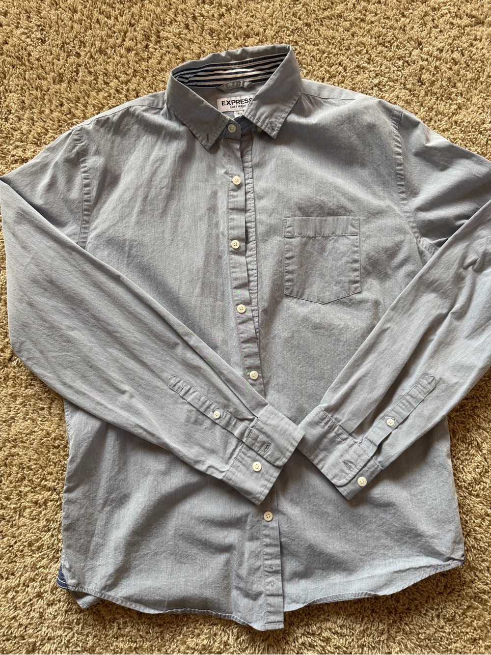 Express Casual Long-Sleeve Button-Down Shirt in Light Gray